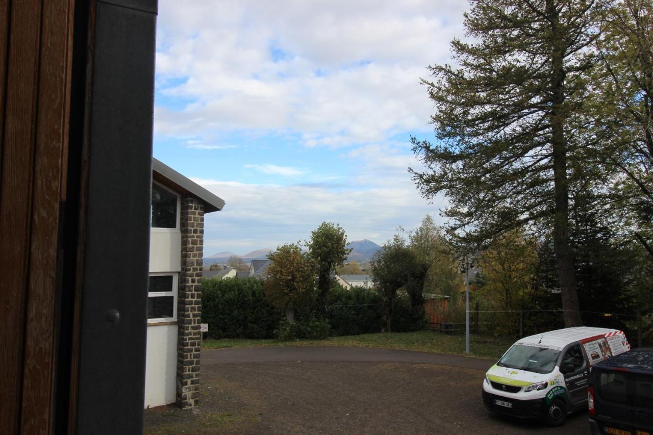 Gite Familial Et Rural Vernines Exterior photo