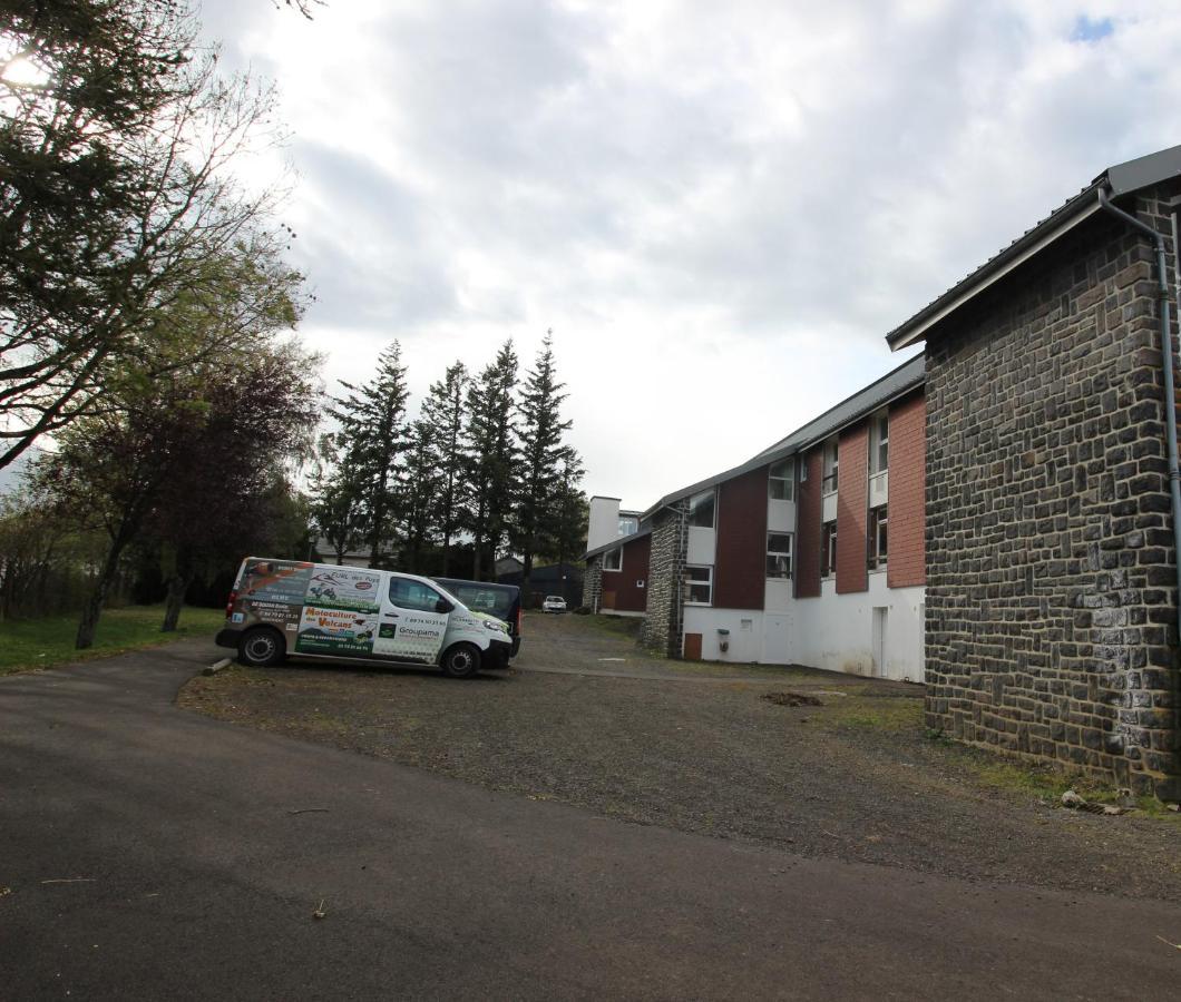 Gite Familial Et Rural Vernines Exterior photo